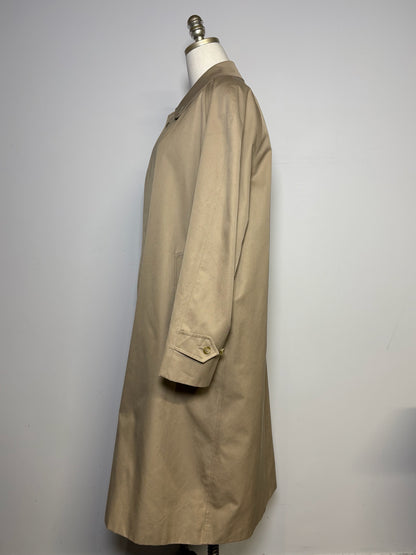 Burberrys' Khaki 51% Cotton, 49% Polyester Solid Men's Vintage Coat