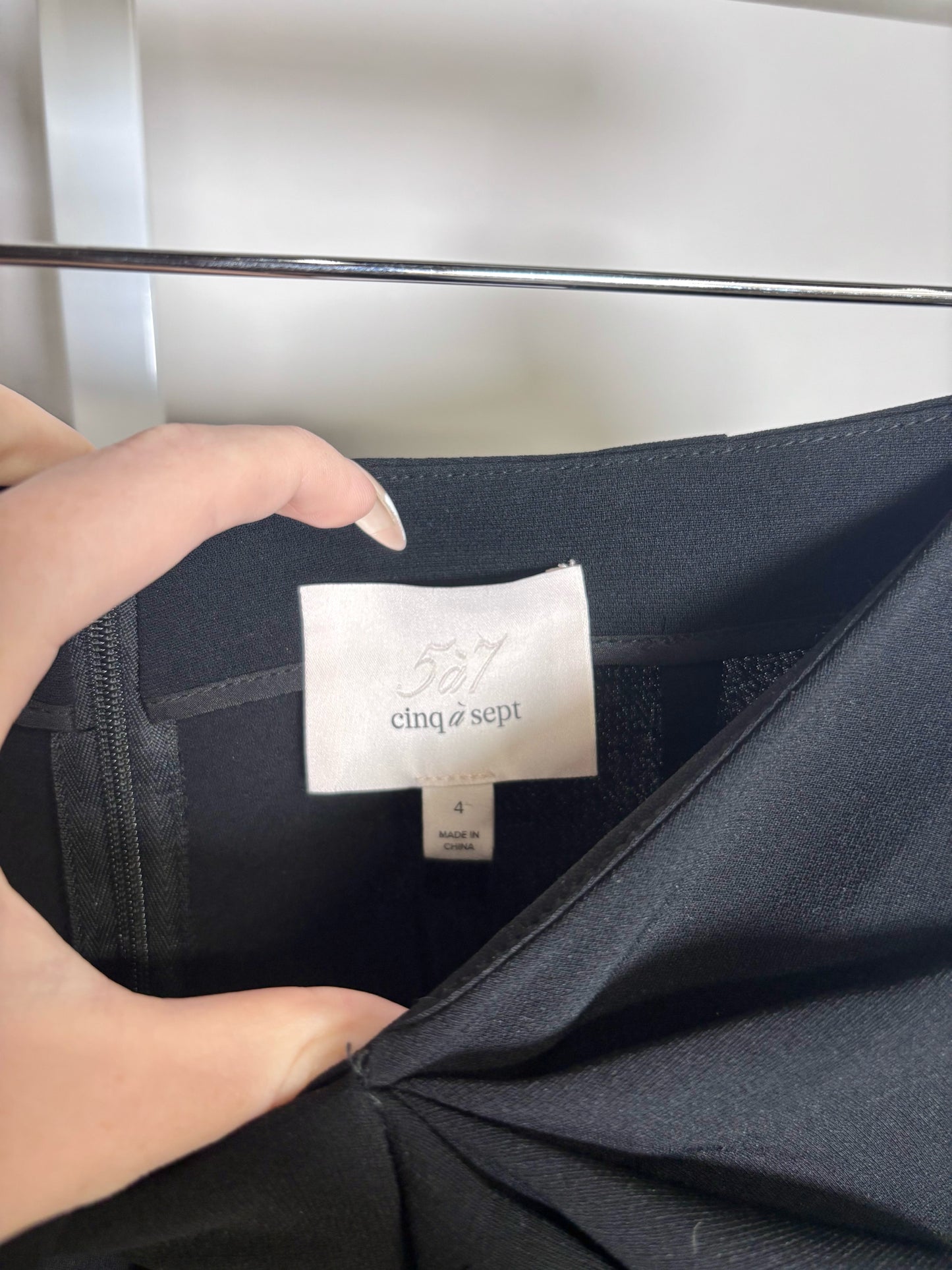 Women Size 4 Cinq a Sept Black Solid Women's Triacetate NWT Pants