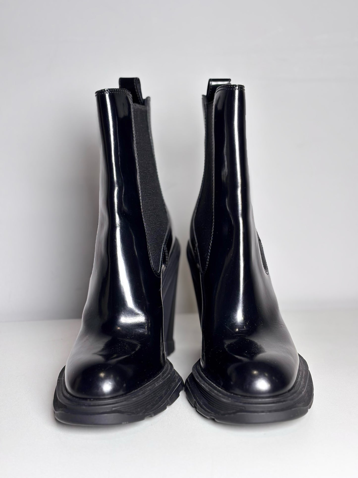 W Shoe Size 38 (8 US) Alexander McQueen Chelsea Black Leather Pre-owned Boots