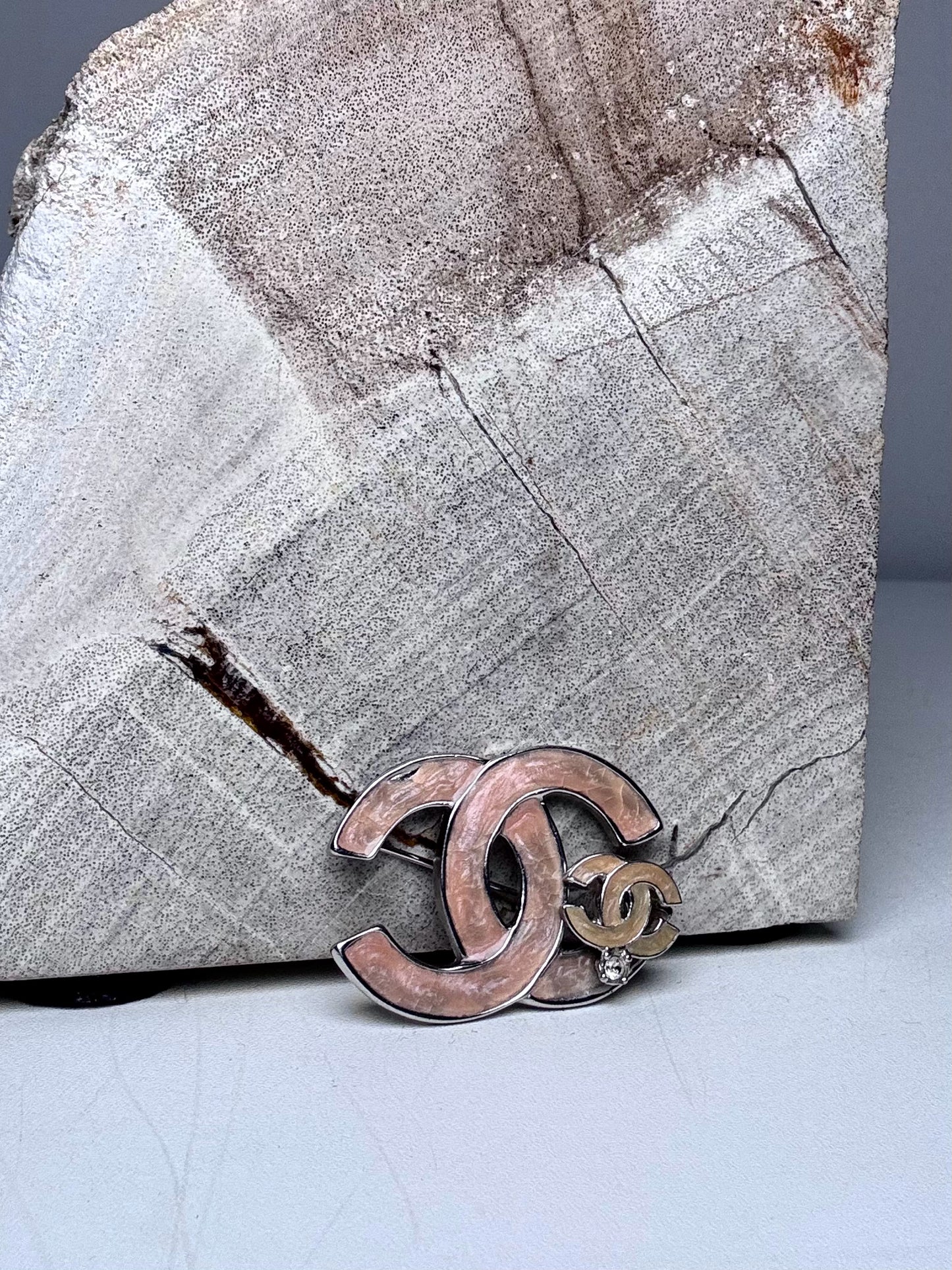 Chanel Vintage/Rare Metal Vintage Pre-owned Pin