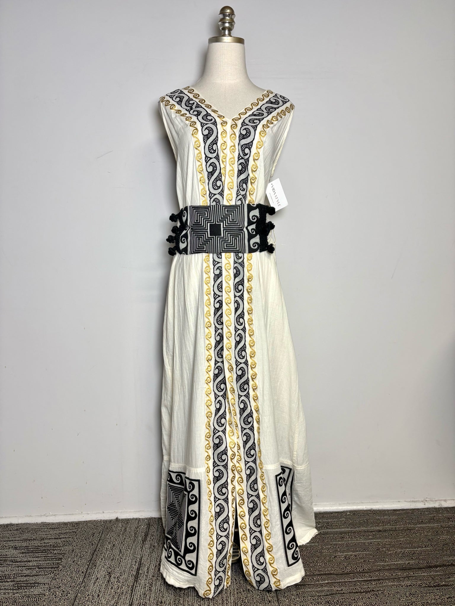 Women Size M NEMA Resort Wear Ivory Embroidered 100% Cotton Pre-owned – VIDA  STYLE SHOP