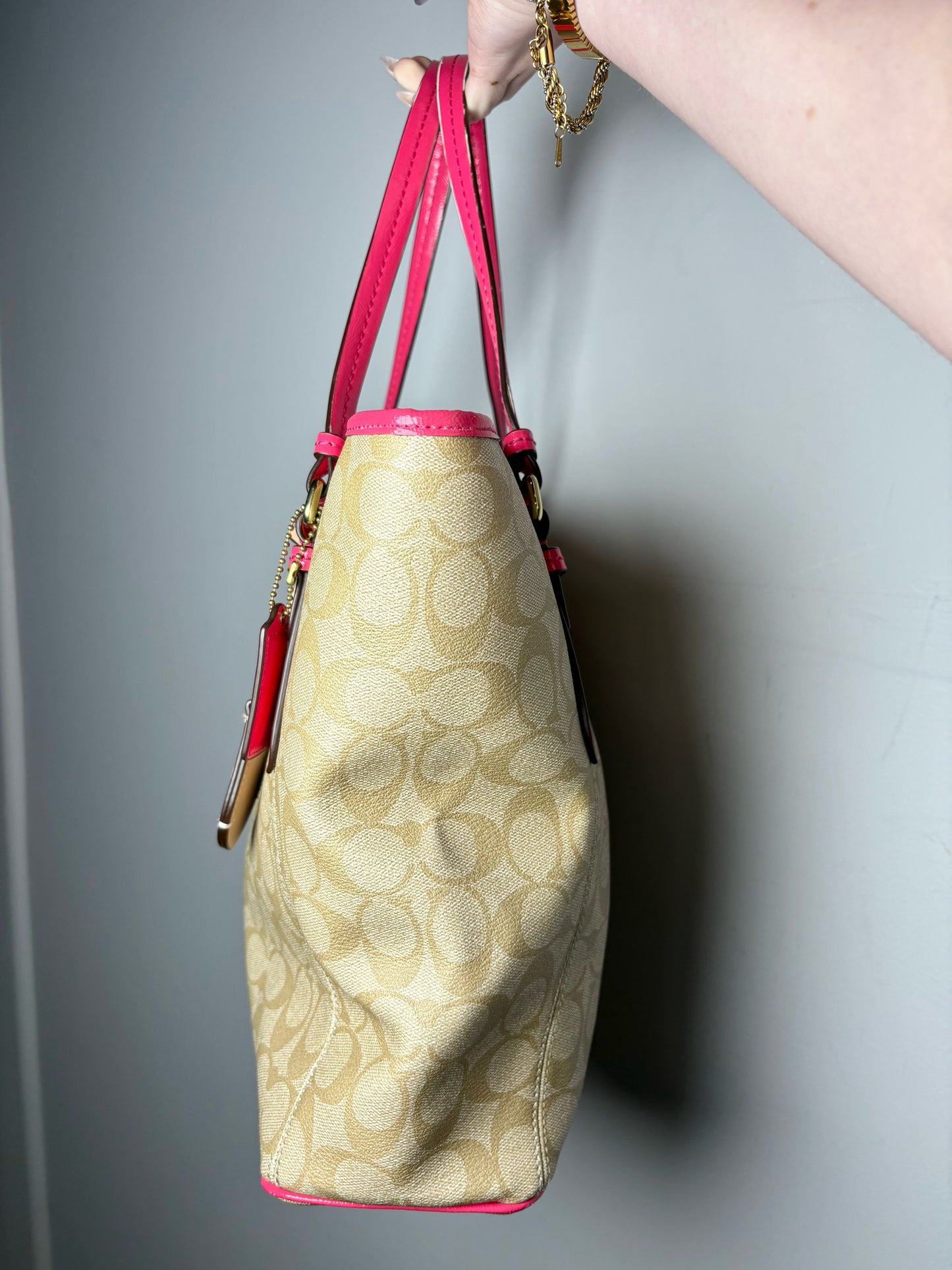 Coach Monogram Vintage Coated Canvas Pre-owned Beige, Hot Pink Medium Purse