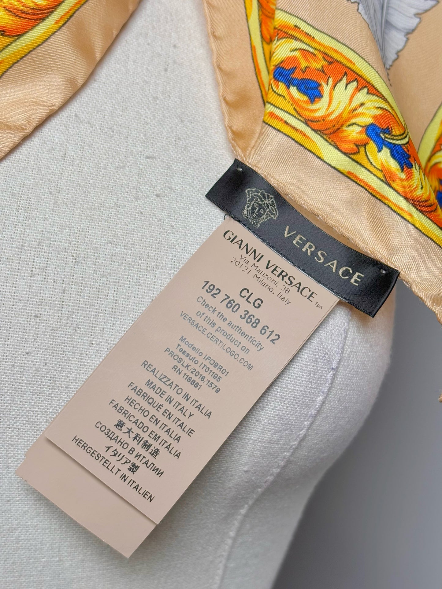 Versace Print Silk 100% Silk Vintage 1980s 34 x 34 Scarf