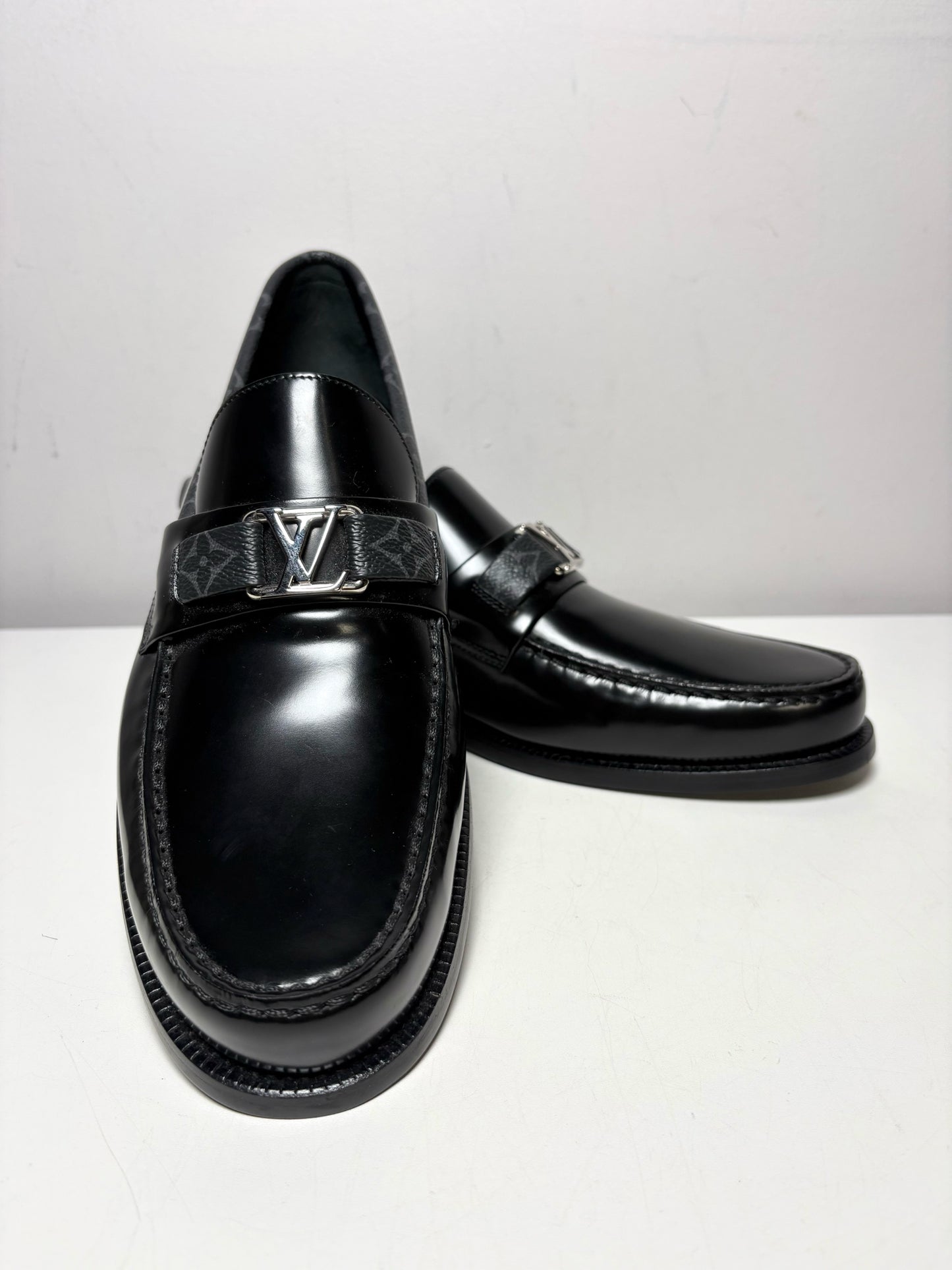 Louis Vuitton Black Leather Solid Mens Shoe Size 8M Men's Pre-owned, NWT Loafers