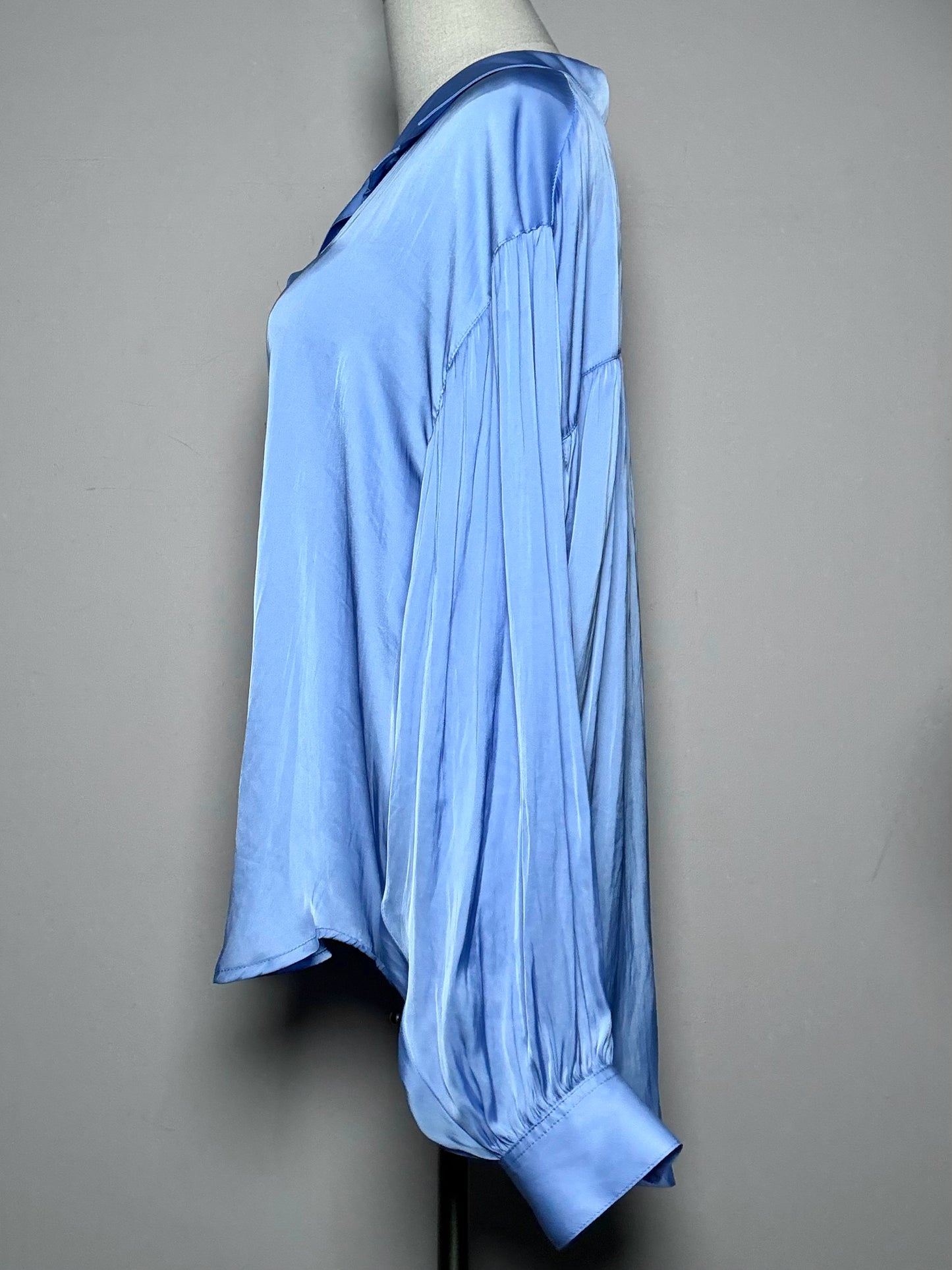 Women Size S Smythe Periwinkle 100% Polyester NWT, Pre-owned Top