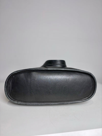 Coach Solid Vintage Leather Pre-owned Black Leather Medium Purse