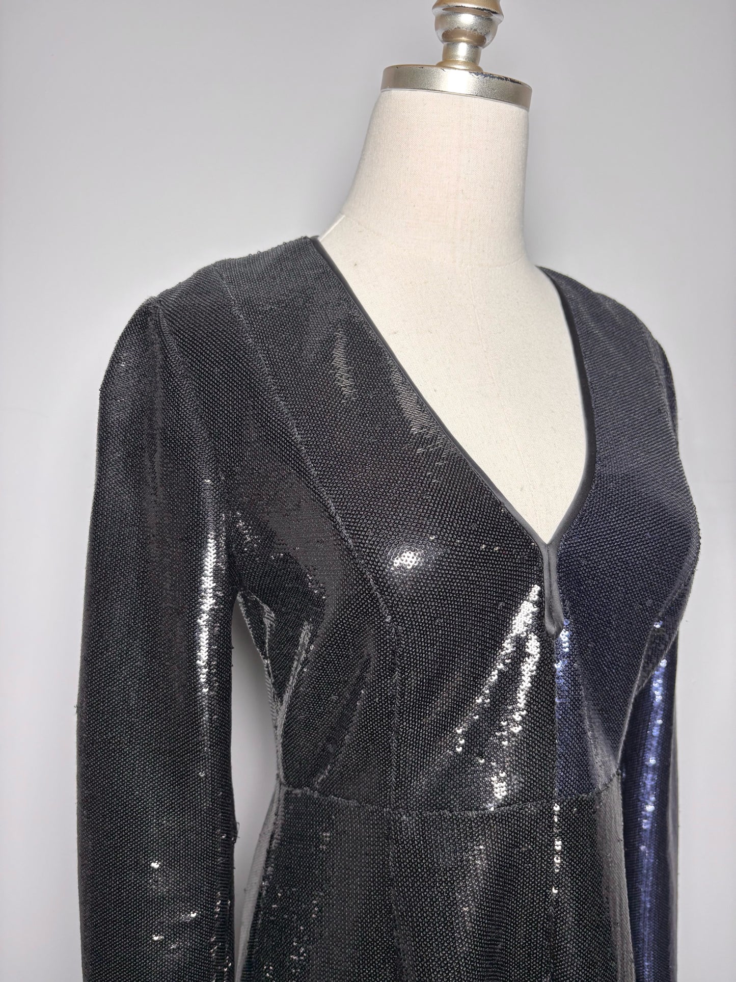 Women Size 4 Diane Von Furstenberg Blue, Black Sequins Cocktail Dress