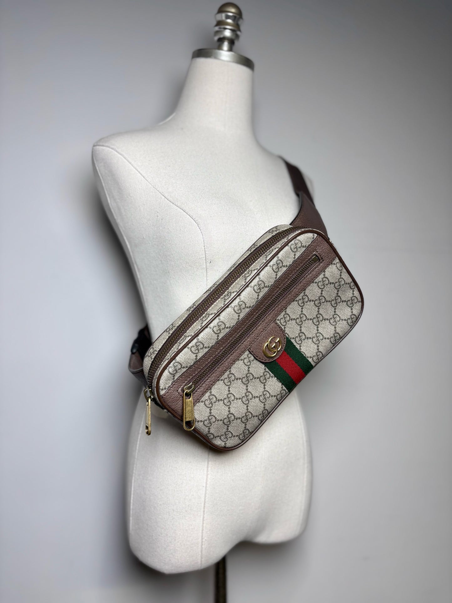 Gucci Monogram Coated Canvas Like-New Brown Small Purse