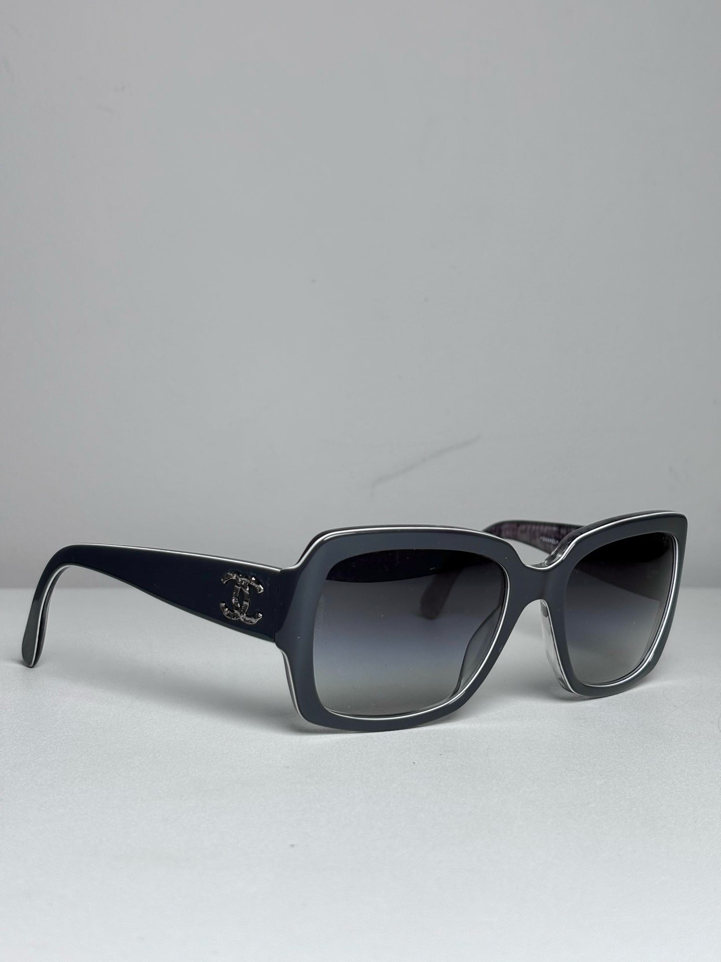 Chanel 5221 Square Frame Pre-owned Gray Acetate Sunglasses