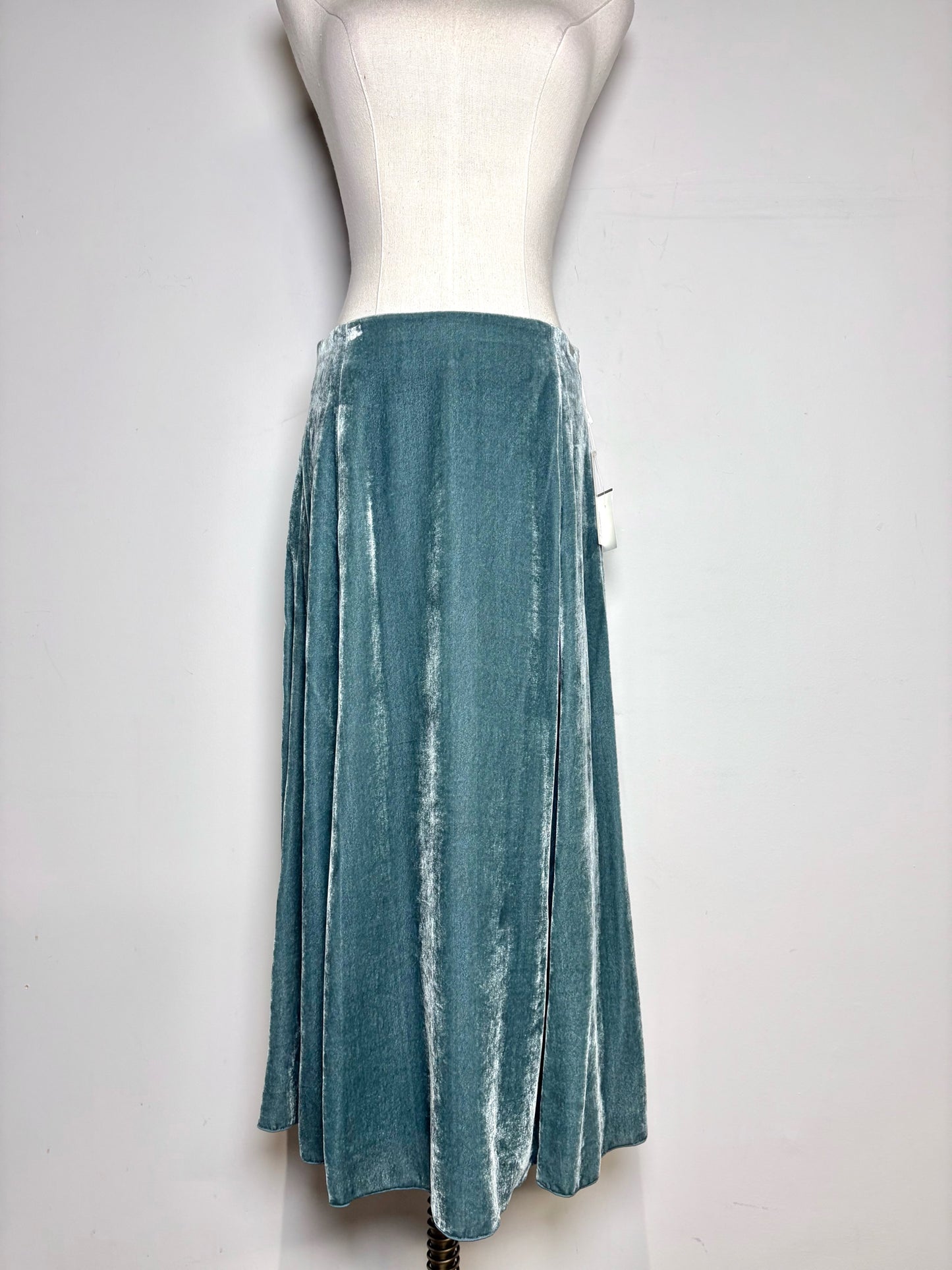 Women Size 38 (M US) Tomorrowland Seafoam Green Velvet Pre-owned, NWT Skirt
