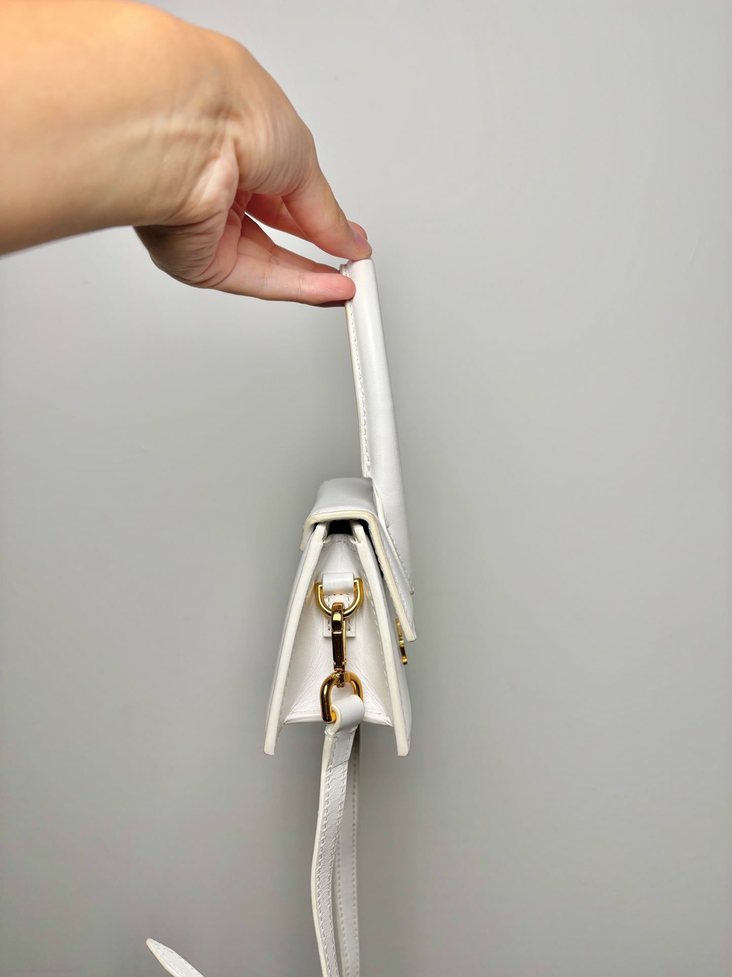 Jacquemus Leather Pre-owned White Le Chiquito Moyen Purse