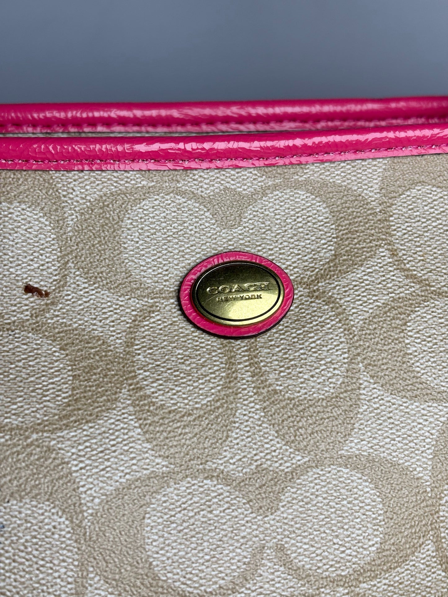 Coach Monogram Vintage Coated Canvas Pre-owned Beige, Hot Pink Medium Purse