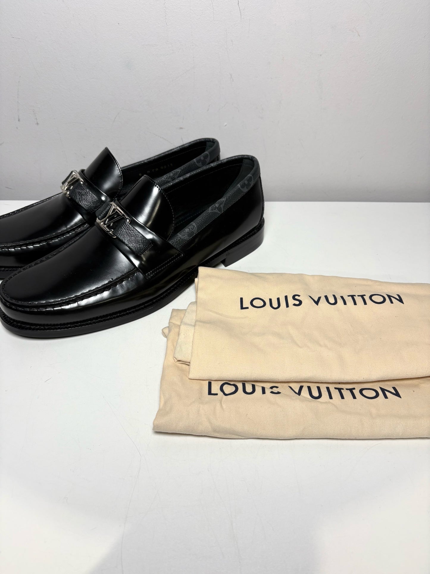 Louis Vuitton Black Leather Solid Mens Shoe Size 8M Men's Pre-owned, NWT Loafers
