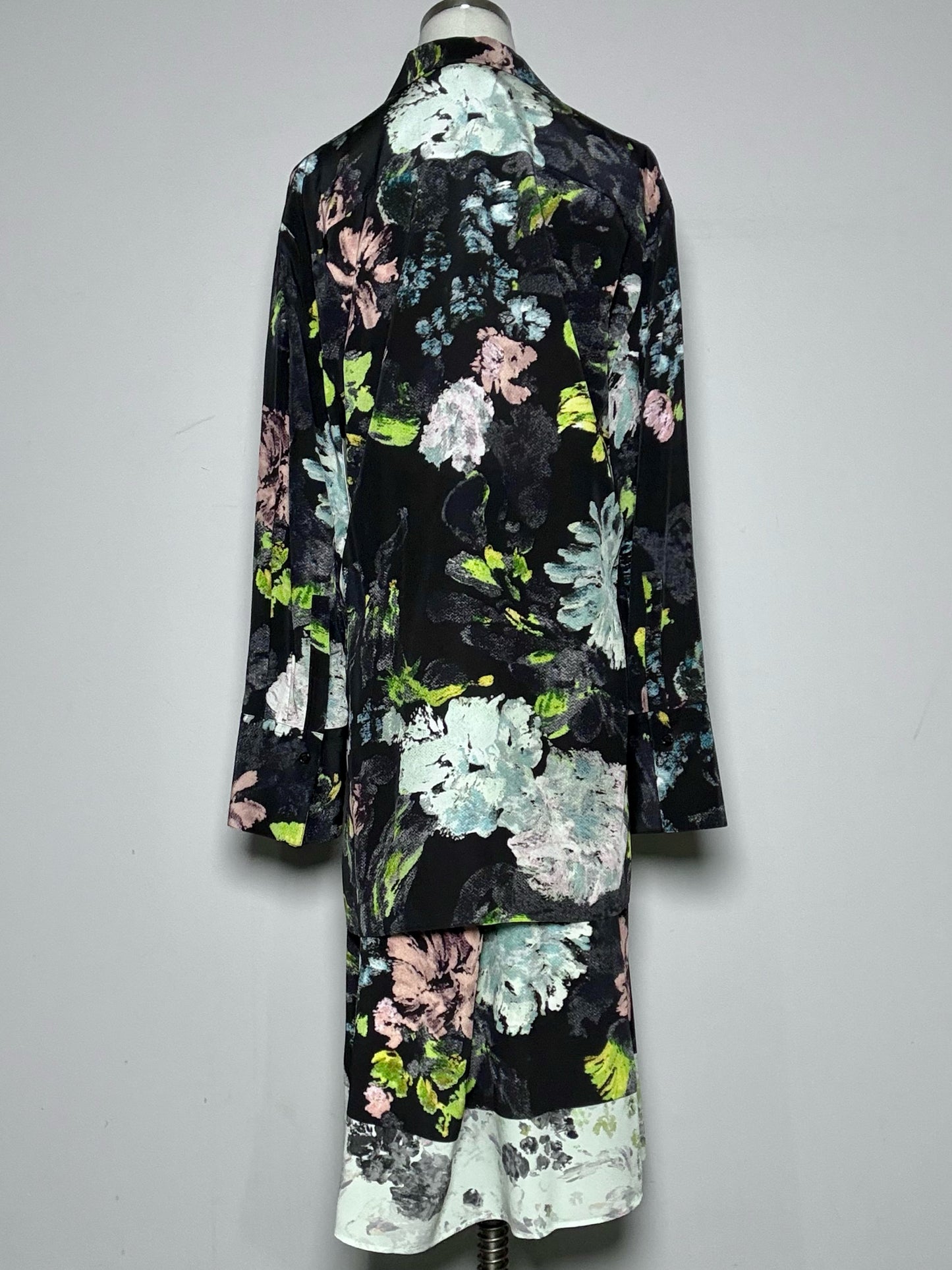 Women Size 40 Joseph Black Floral NWT, Pre-owned Skirt