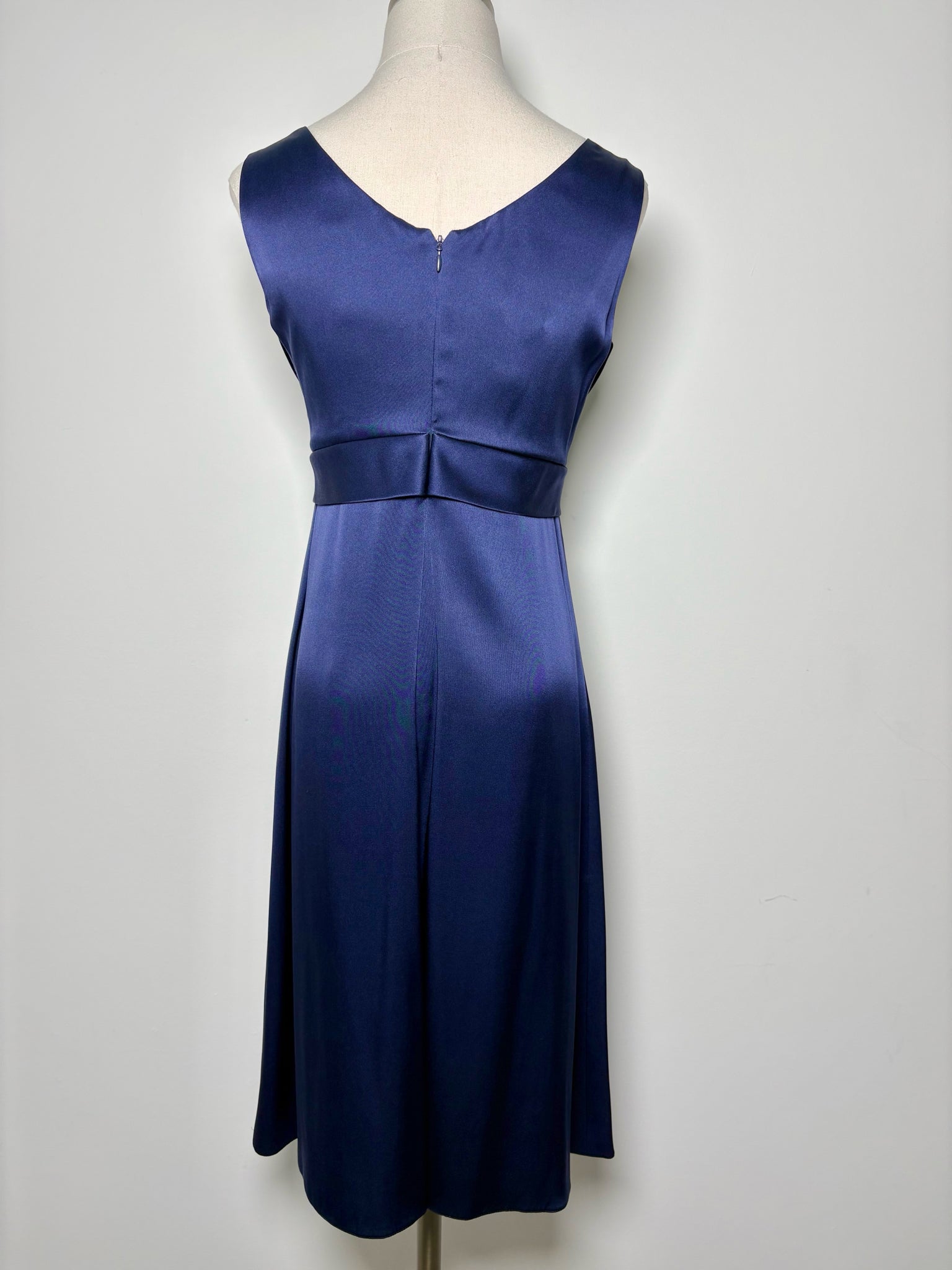Women Size 40 (4, US) Giorgio Armani Royal Blue Solid Silk Dress VIDA STYLE SHOP Women Size 40 (4, US) Giorgio Armani Royal Blue Solid Silk Dress VIDA STYLE SHOP