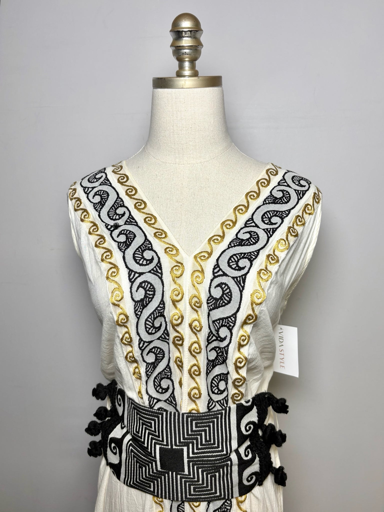 Women Size M NEMA Resort Wear Ivory Embroidered 100% Cotton Pre-owned – VIDA  STYLE SHOP