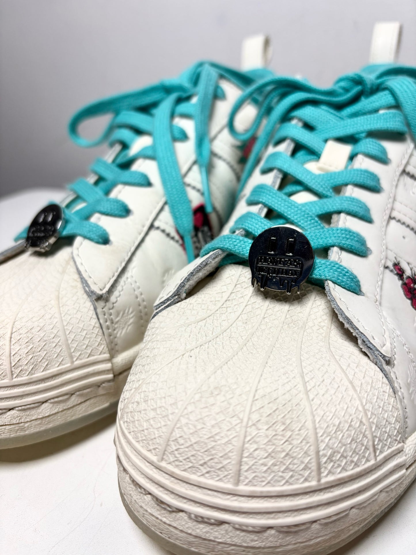 Men Shoe Size 10 Adidas Superstar x Arizona Iced Tea White & Teal Leather Pre-Owned Sneakers
