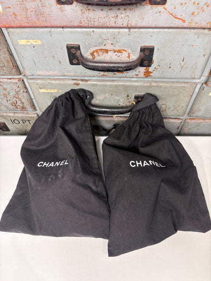 W Shoe Size 39 (8.5 US) Chanel Black Suede Camellia Flower Sandals