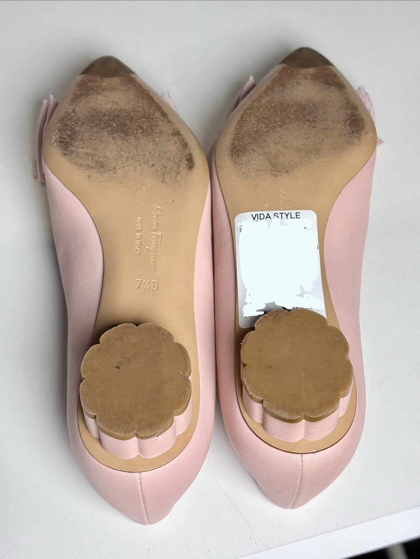 W Shoe Size 7.5 Salvatore Ferragamo Light Pink Leather Scallop Pre-owned Pump