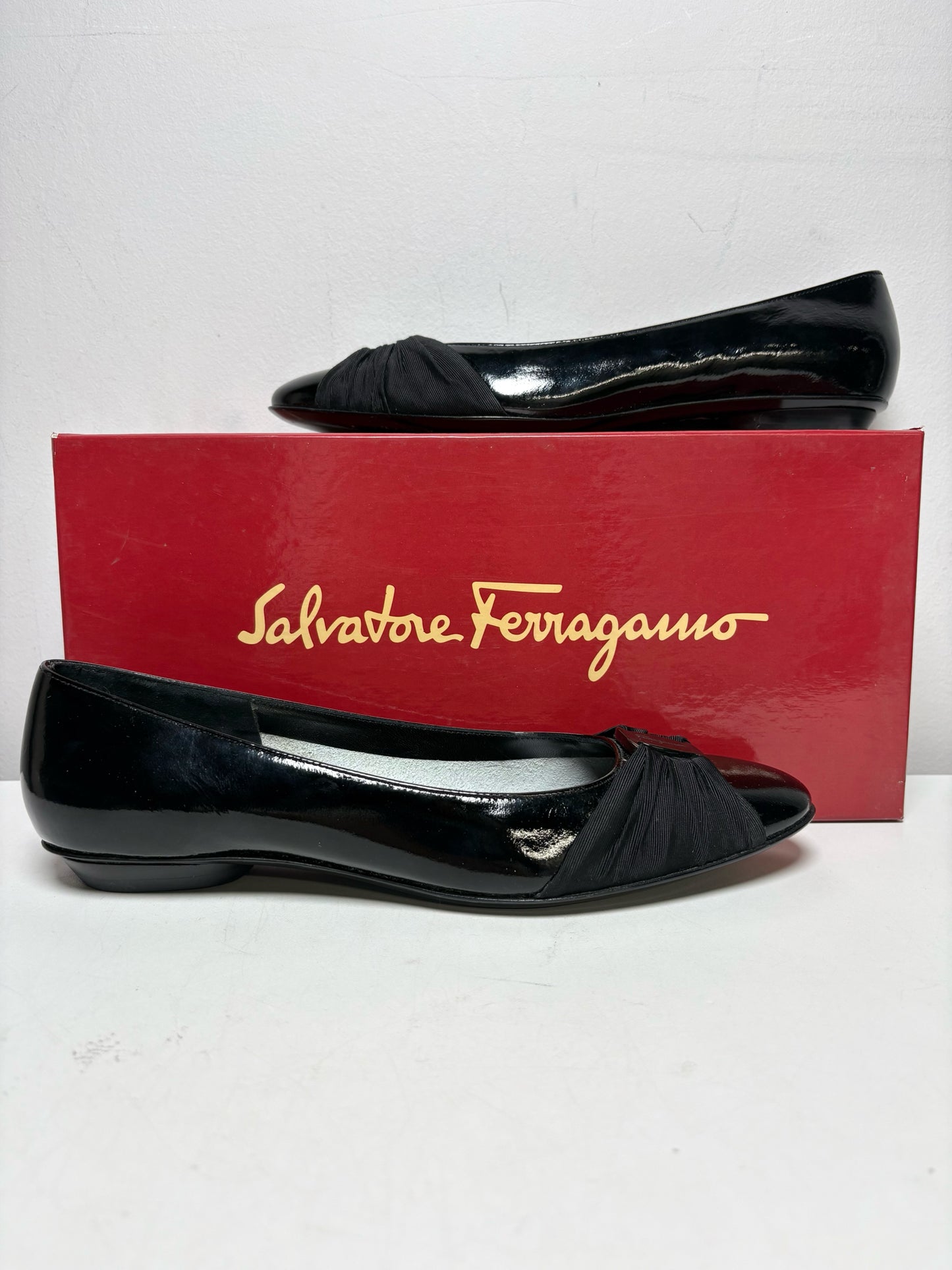 Women Shoe Size 7.5 Salvatore Ferragamo Black Patent Leather Calf Vintage Pre-Owned Crinoline Ballet Flats