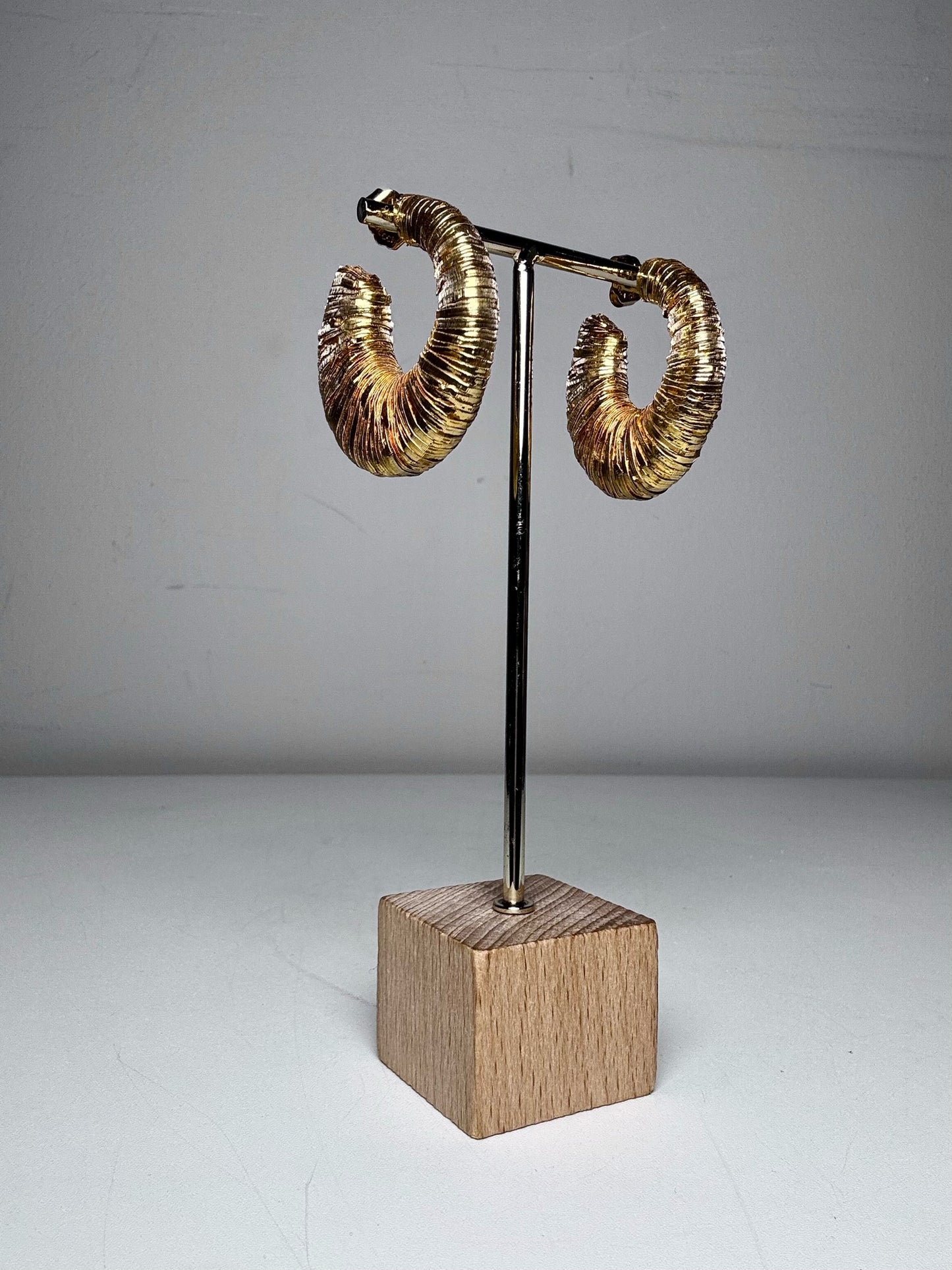 Rebecca de Ravenel Gold, Gold-plated Crescent Earrings