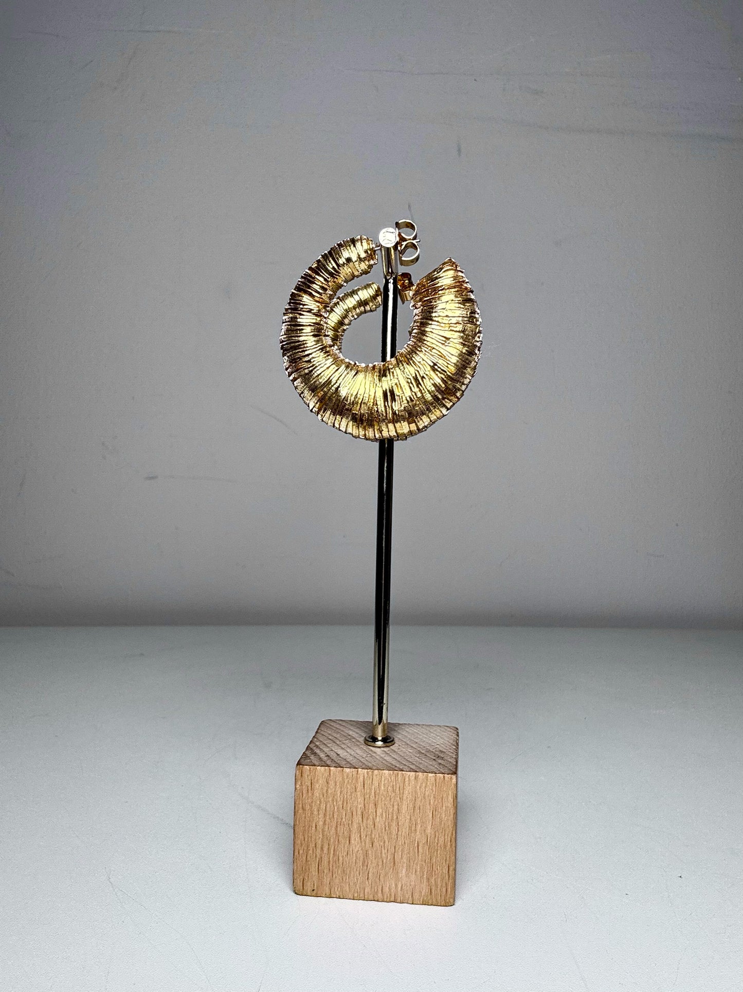 Rebecca de Ravenel Gold, Gold-plated Crescent Earrings