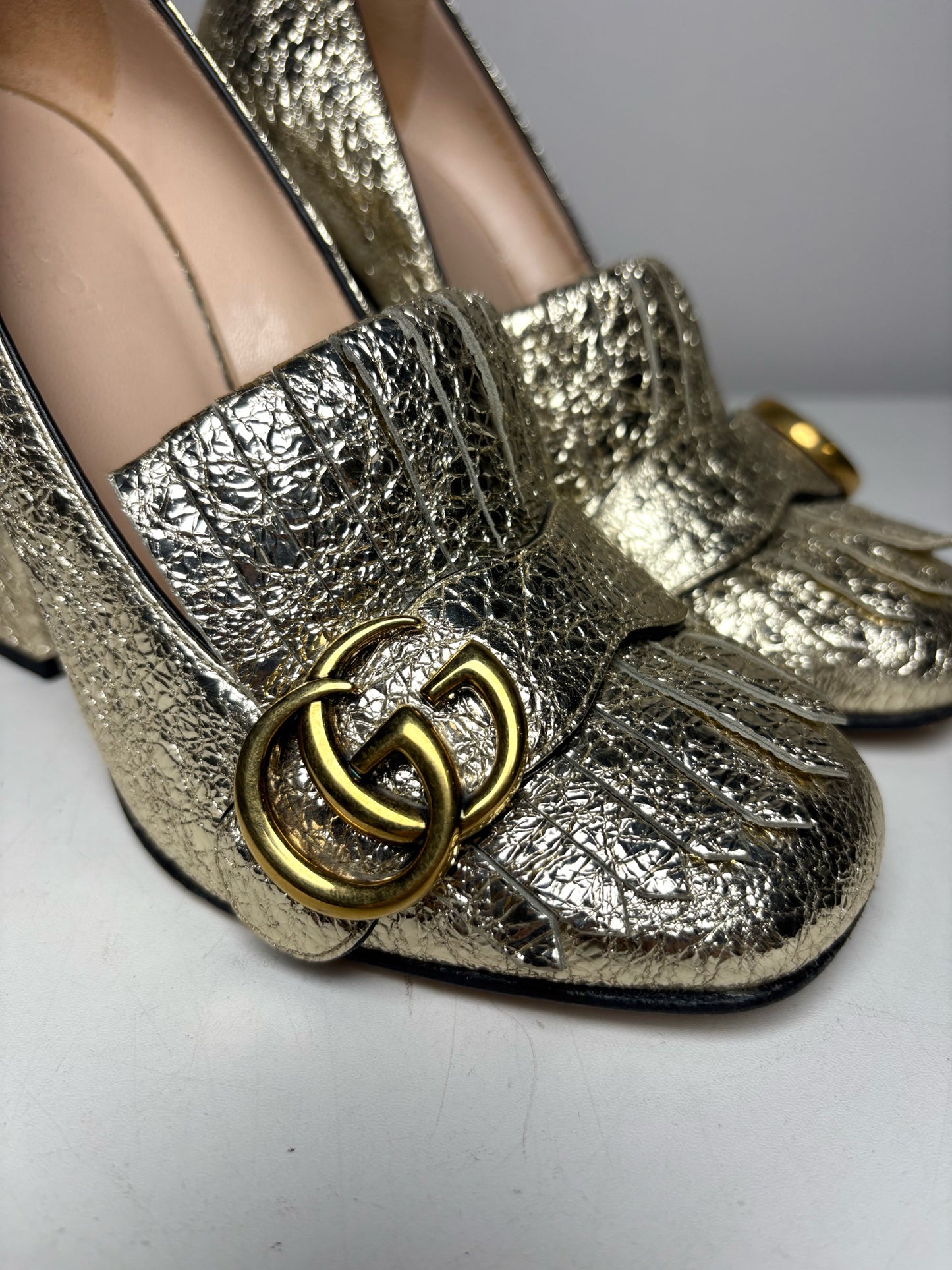 W Shoe Size 36 (5.5/6 US) Gucci Metallic Gold Leather Pre-owned Loafers