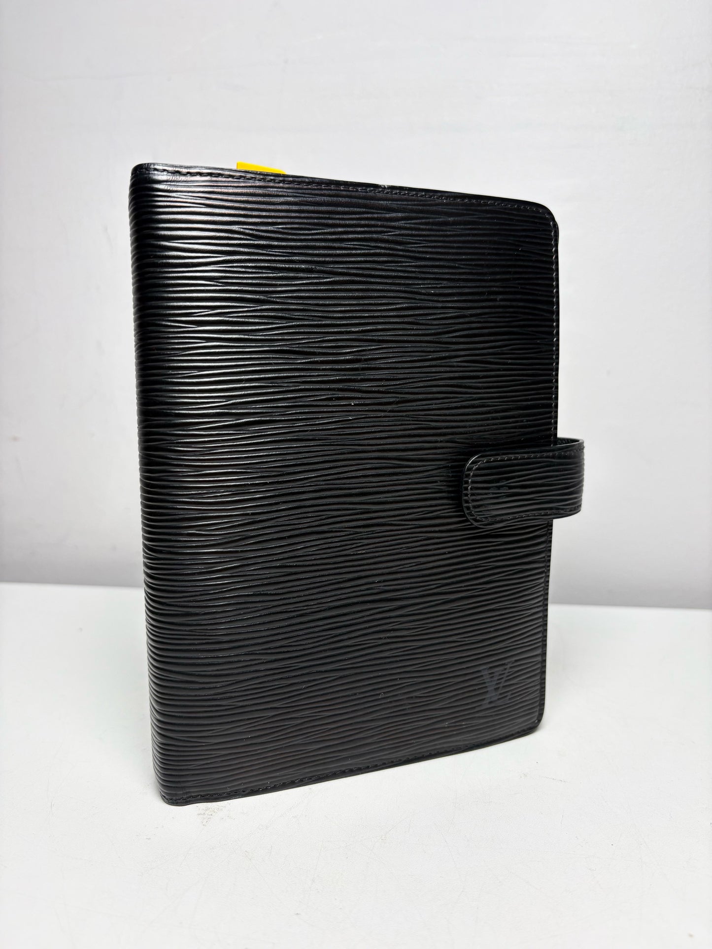 Louis Vuitton Black Epi Leather Medium Pre-Owned 6-Ring Agenda Planner Cover