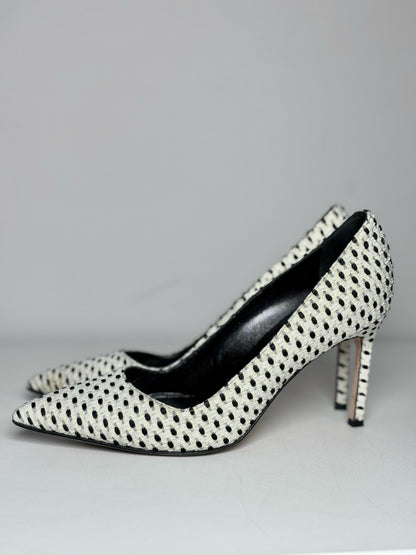 W Shoe Size 38 Manolo Blahnik Off-white, Black Dots Embroidery Pre-owned Heels