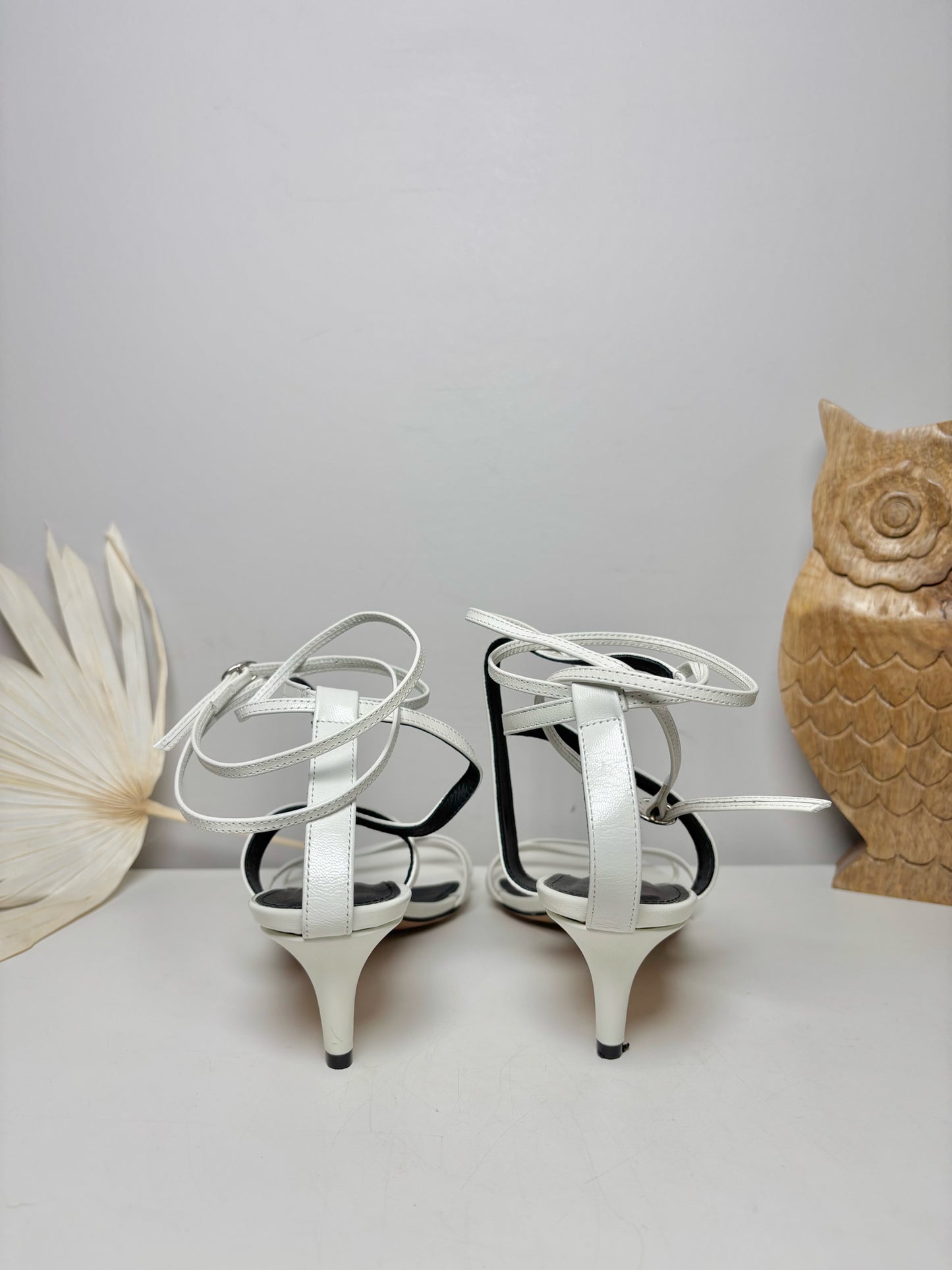 W Shoe Size 39 (9 US) Isabel Marant White Leather Cowhide NWT Sandals