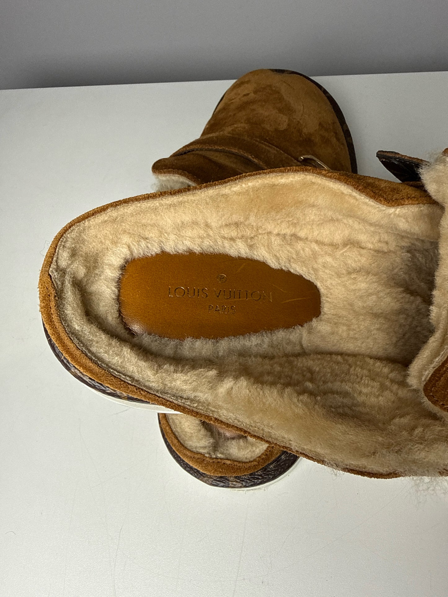 Louis Vuitton x NIGO Shearling-lined Brown Suede Men's Slippers LV2 Collab Pre-owned