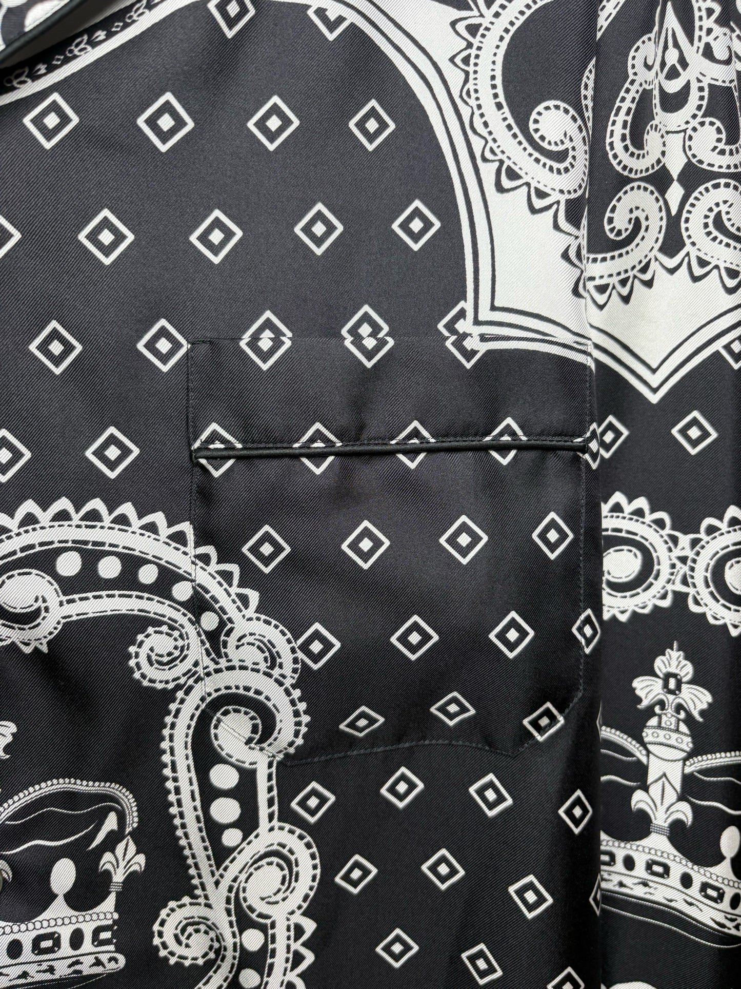 Men Size 44 (US XL) Authentic Dolce & Gabbana Black & White Bandana Print Pure Silk NWT Pre-Owned Shirt