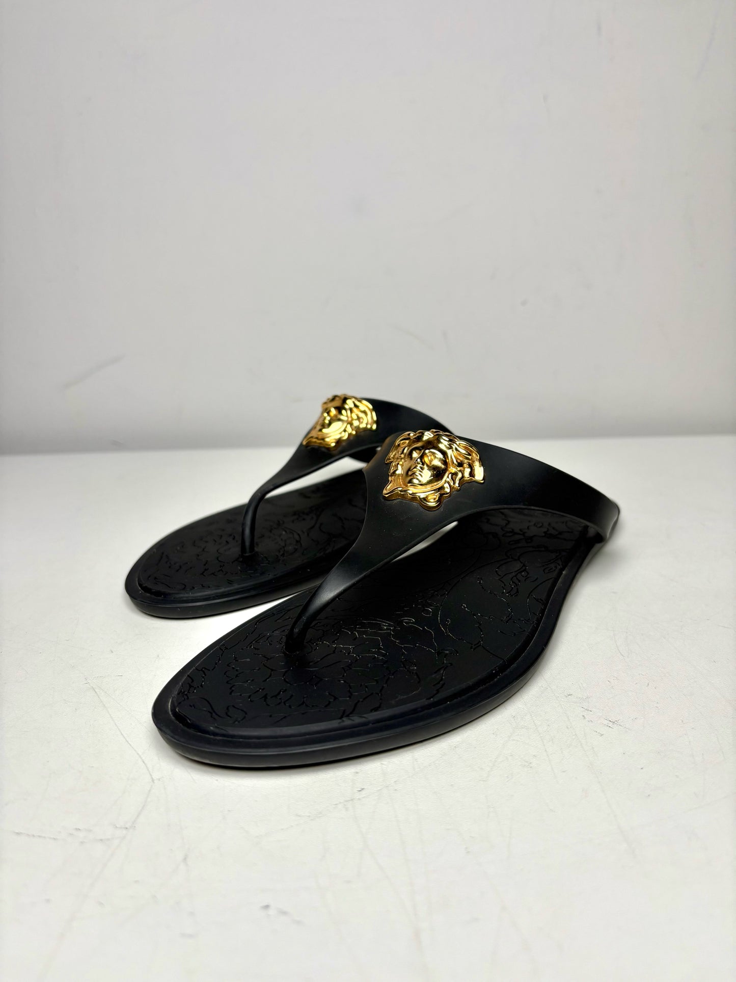 W Shoe Size 37 (6.5) Versace Black TPU Pre-owned Sandals