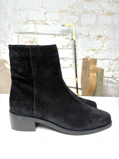 W Shoe Size 6.5 Aquatalia Black Suede Pre-owned Boots