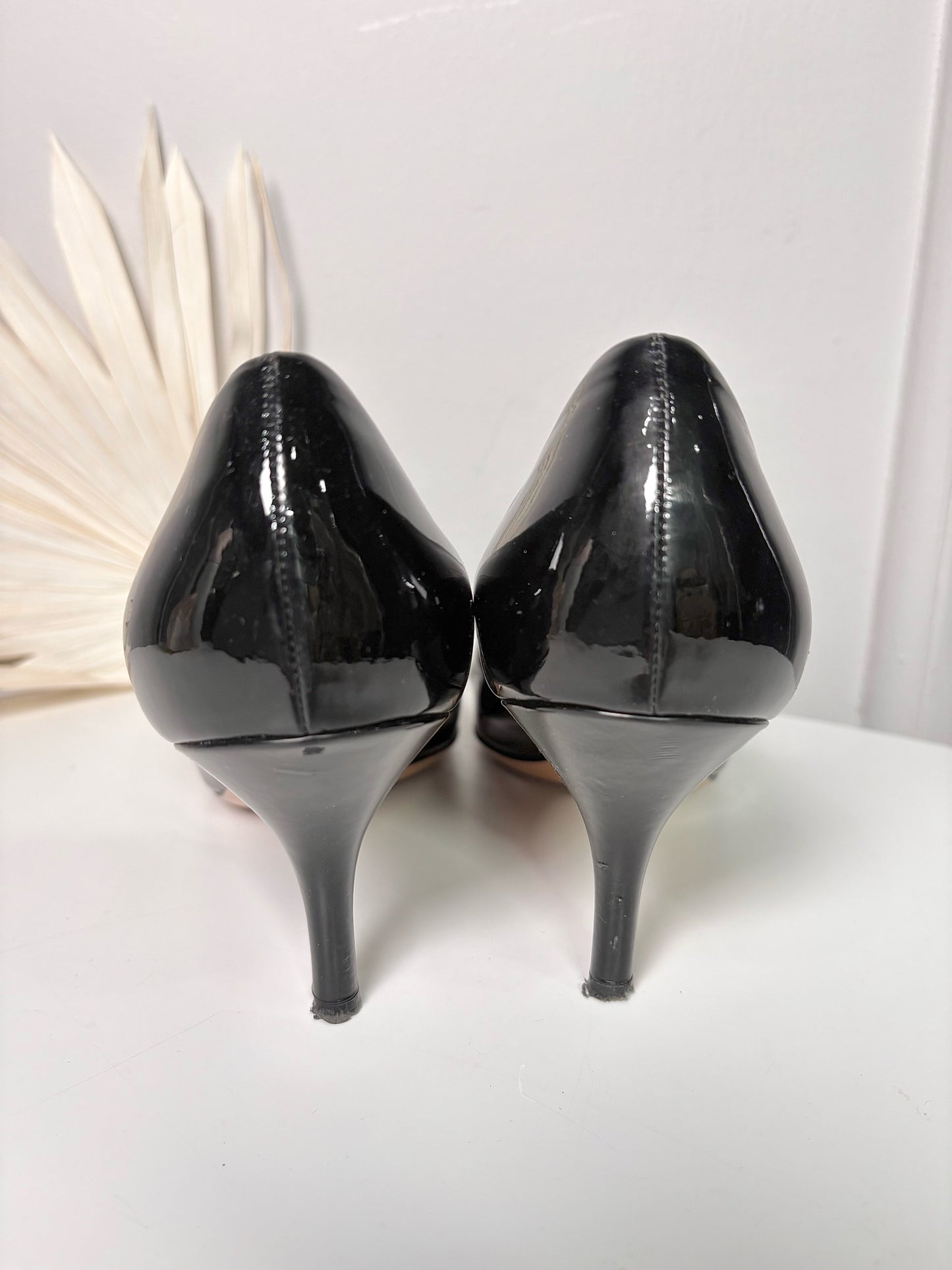 W Shoe Size 7.5 Salvatore Ferragamo Carla Black Patent Leather Heels