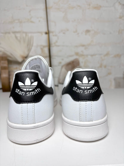 W Shoe Size 8.5 adidas x marimekko Black & White Leather NWT Sneakers