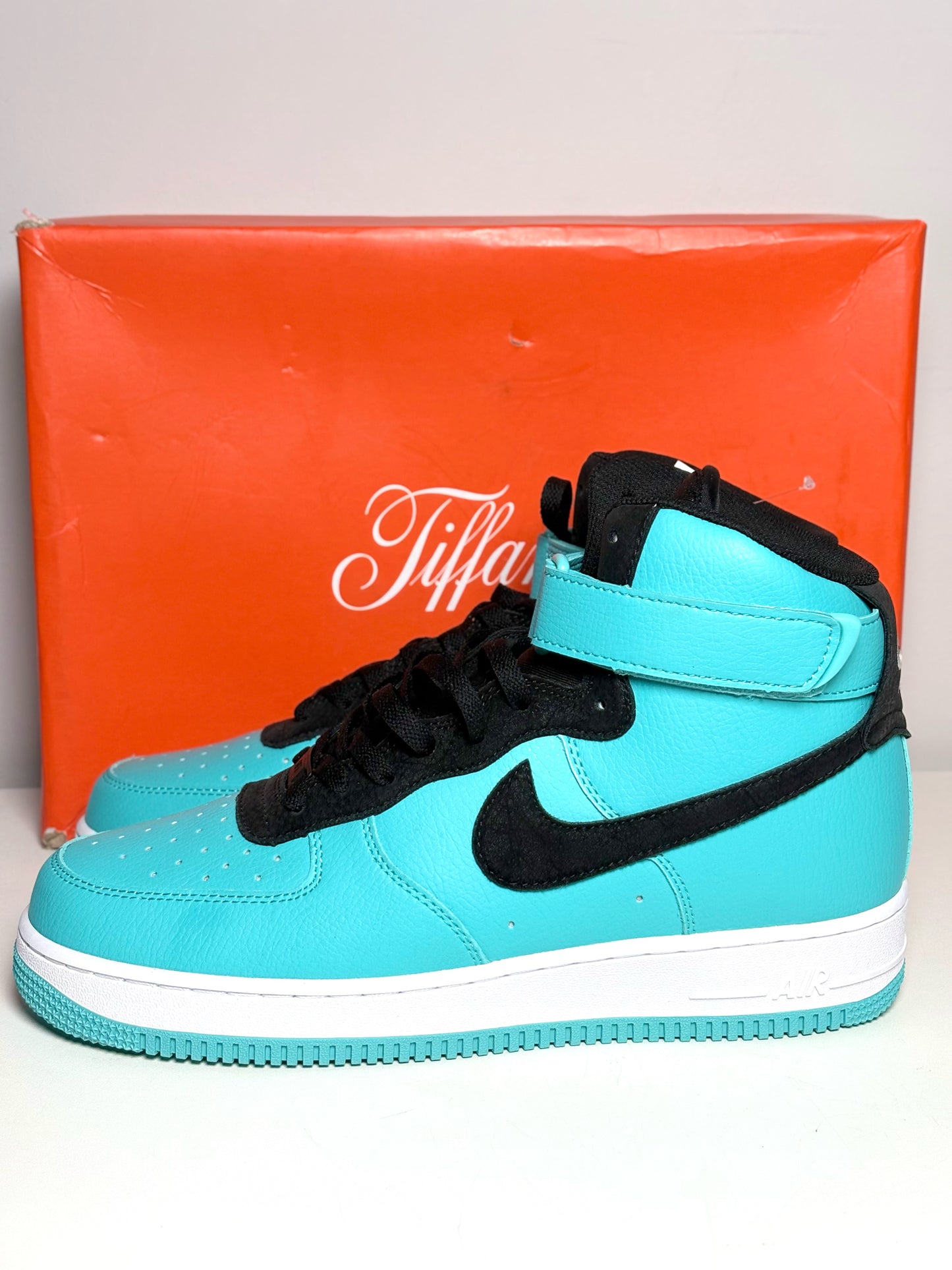 W Shoe Size 12 Nike x Tiffany & Co. Tiffany Blue, Black Leather High Top Sneaker