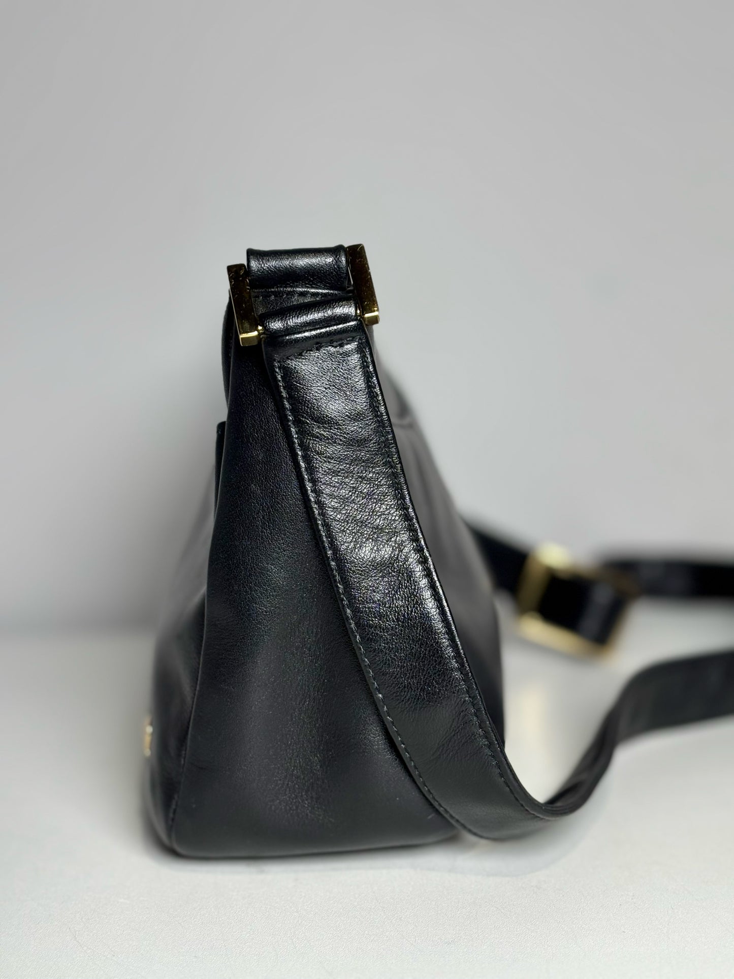 Women's Etienne Aigner Solid Vintage Leather Pre-owned Black Small Purse
