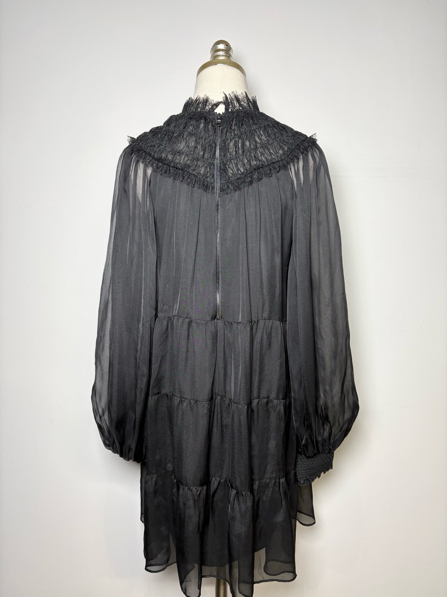 Women Size 8 Alice + Olivia Black Solid Nylon Pre-owned Dress