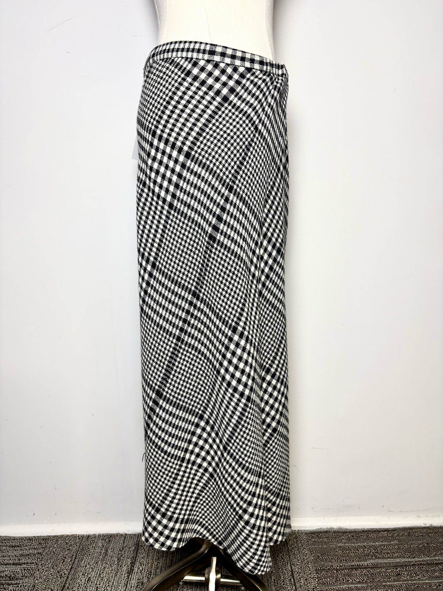 Women Size 6 (M) Tibi Black, White Plaid Midi Skirt