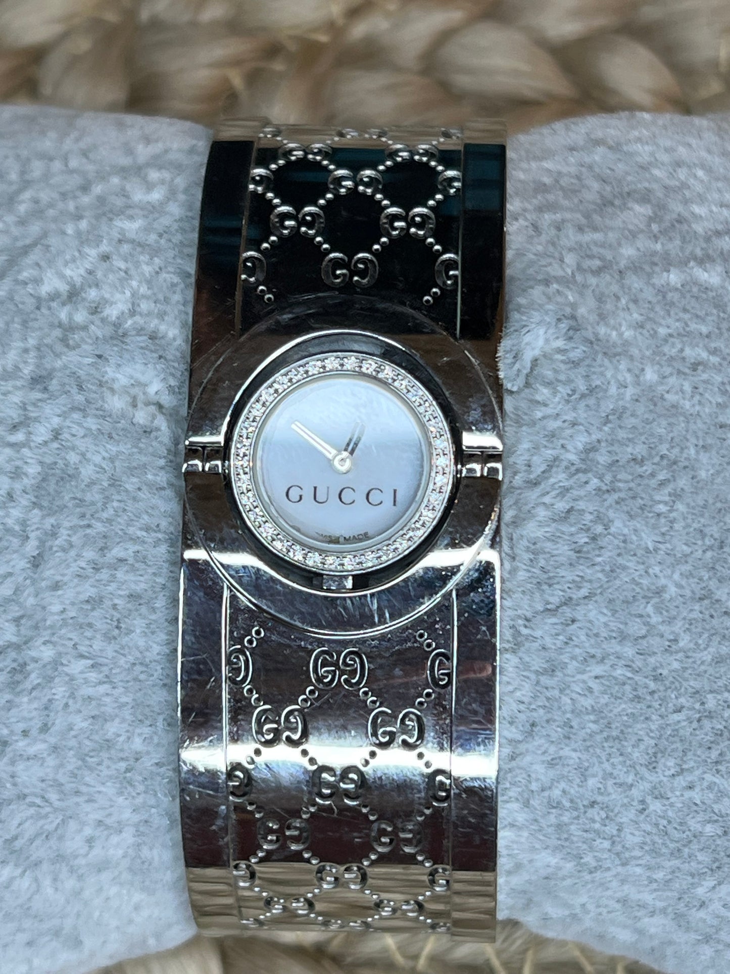 Gucci Twirl Silver Stainless Steel Double-G Ladies Watch