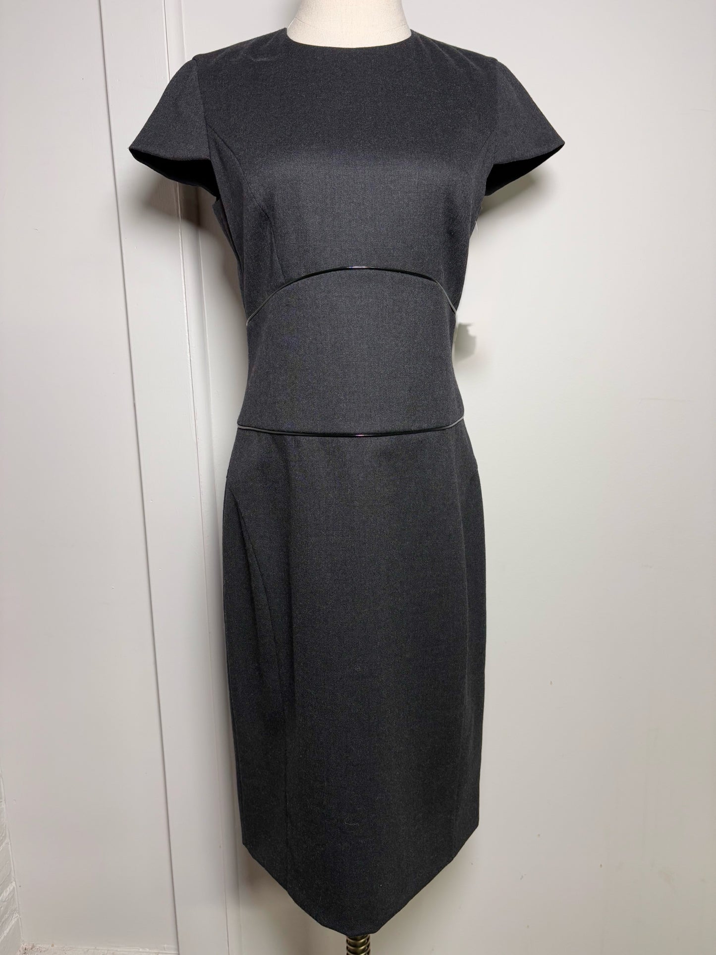 Women Size 6 Valentino Black Solid Dress
