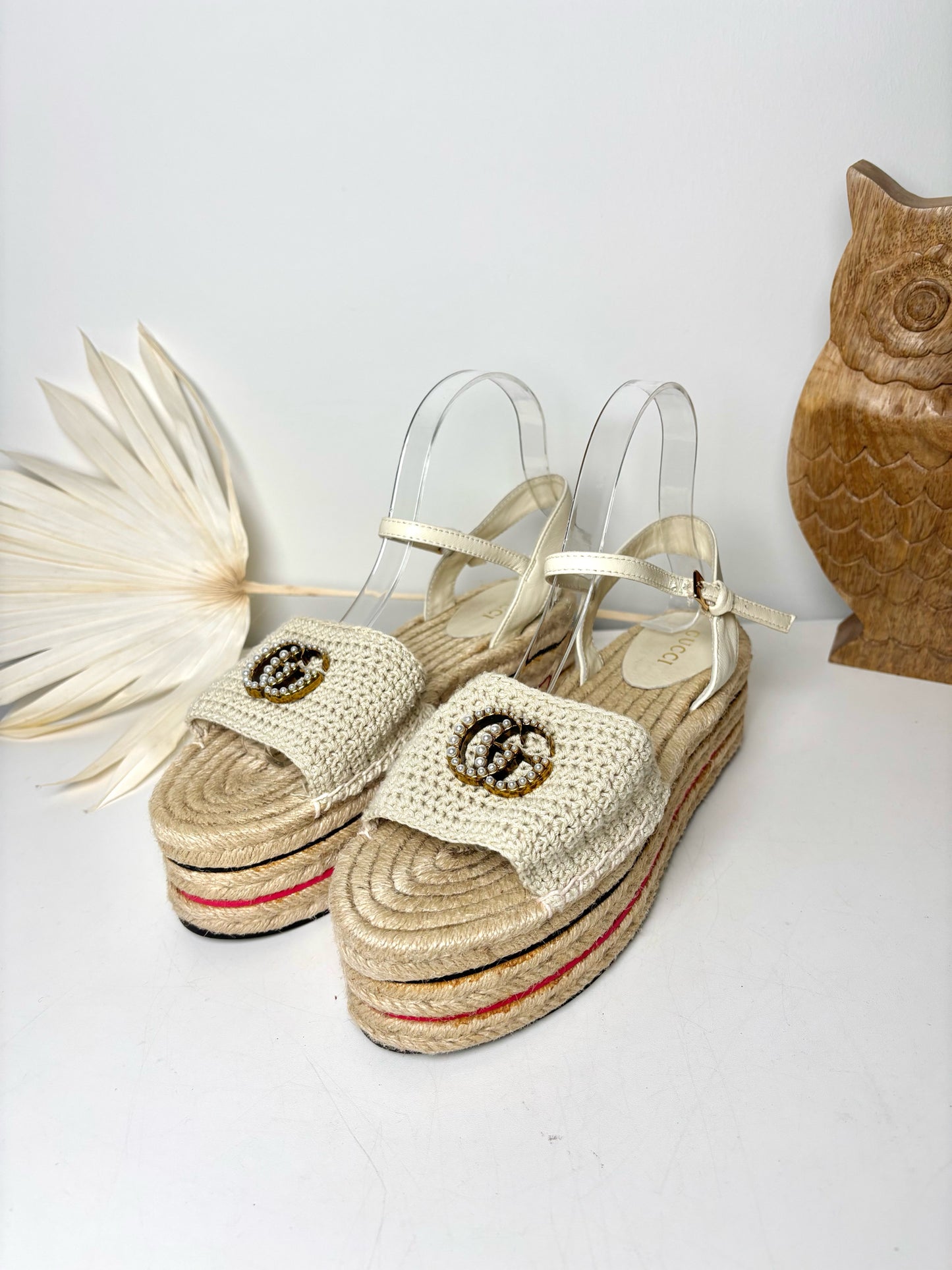 W Shoe Size 9 Gucci Beige Sandals