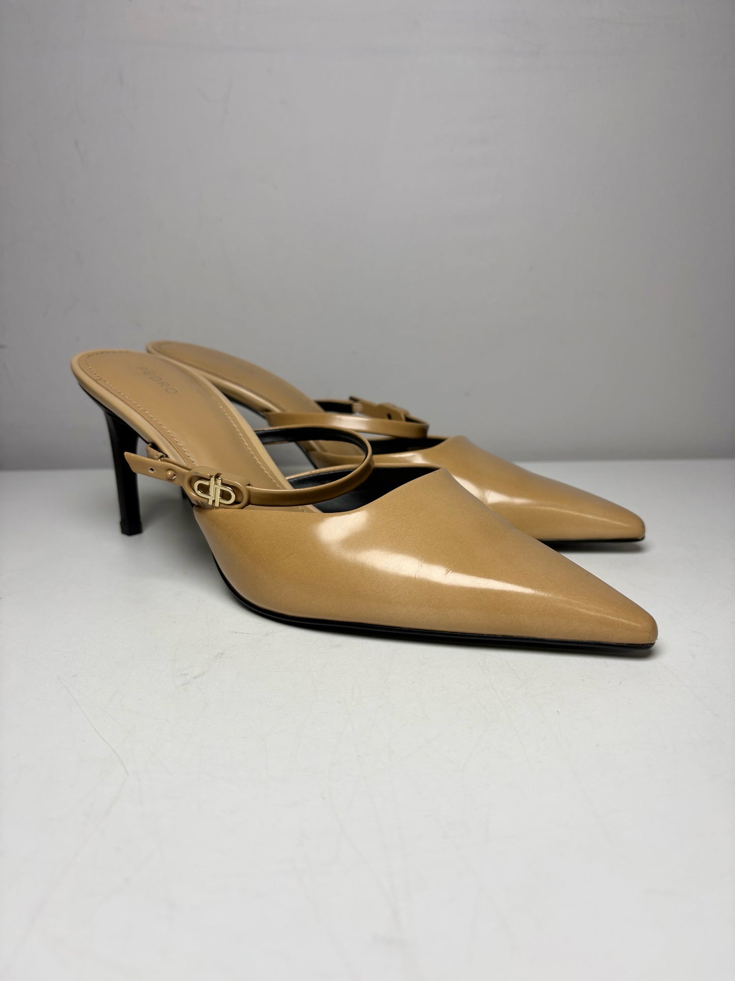 Women's Shoe Size 40 PEDRO Camel Leather NWT Pre-Owned Slip-On Mule Pumps
