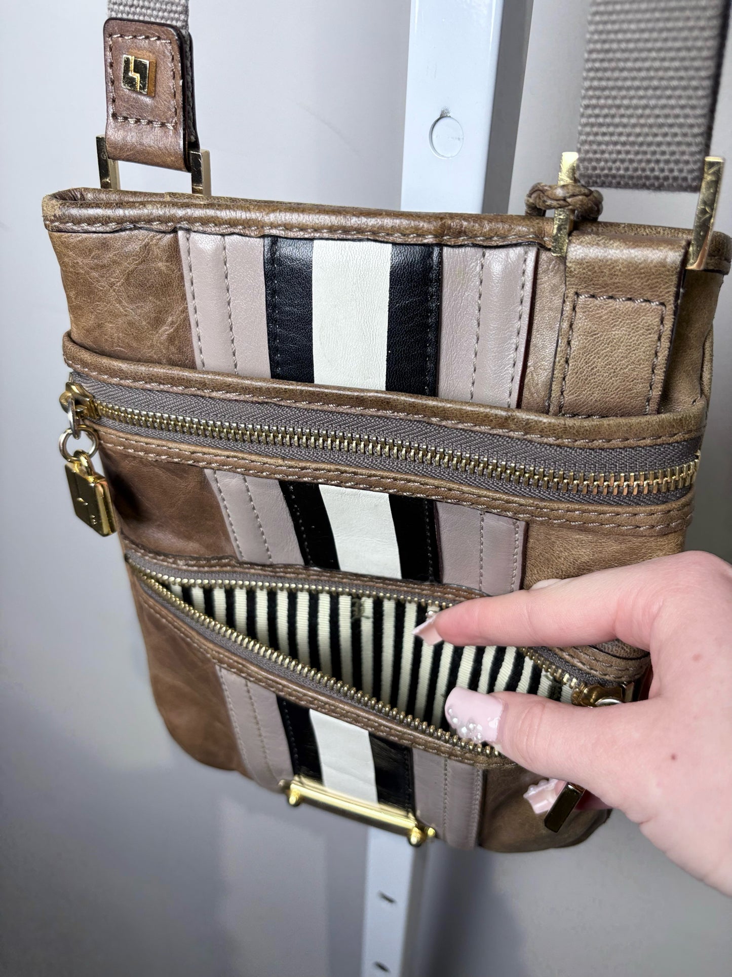 Gwen Stefani L.A.M.B. Solid Leather Vintage Crossbody Purse