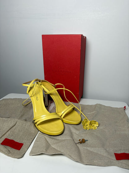 W Shoe Size 38.5 (7.5 US) Valentino Yellow Leather Floral Ankle Strap Heels