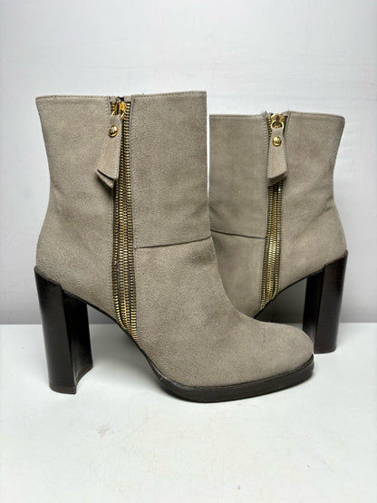 Women's Shoe Size 7 Stuart Weitzman Taupe Suede NWOT Pre-Owned Double Zip Boots