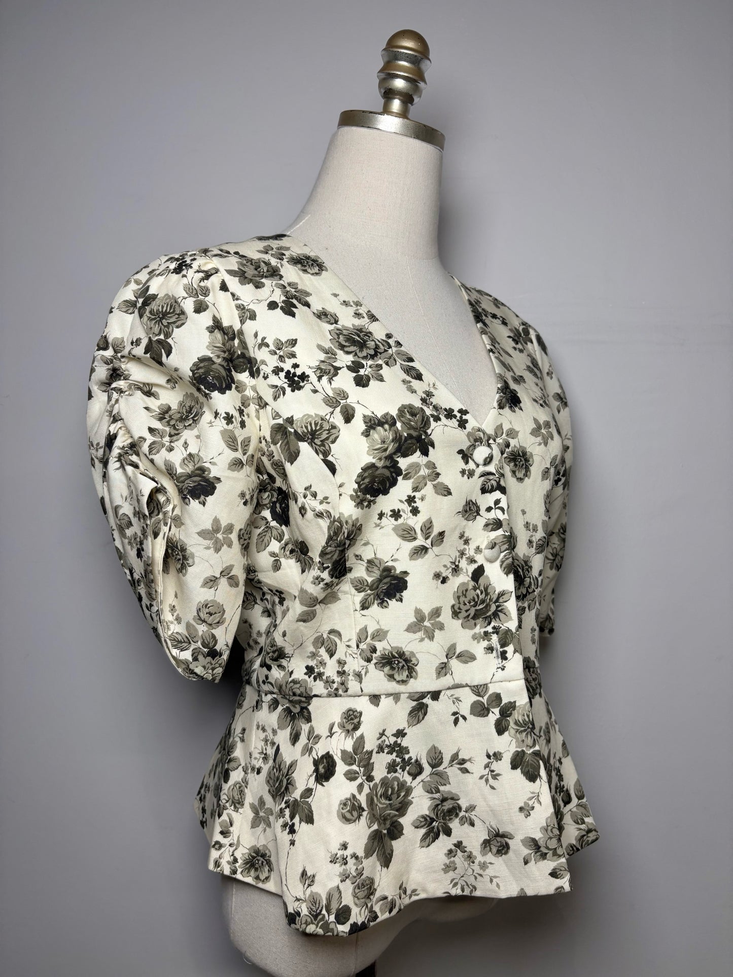Women Size M Tuckernuck Beige Floral Print Pre-owned, NWT Jacket