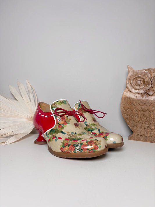 W Shoe Size 8.5 John Fluevog Red w/Floral Print Leather Patent Pump