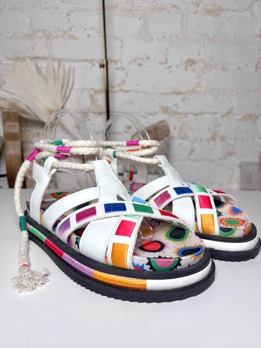 W Shoe Size 8 Farm Rio Multicolor Leather Vegan Pre-owned Sandals